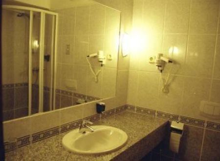 Tatabánya Gottwald Hotel חדר תמונה