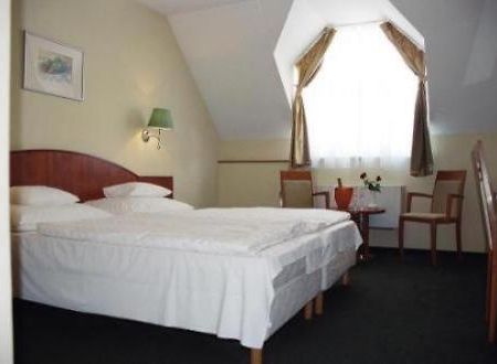 Tatabánya Gottwald Hotel חדר תמונה