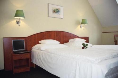 Tatabánya Gottwald Hotel חדר תמונה
