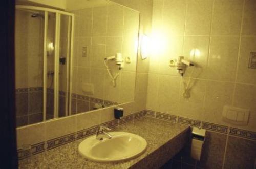 Tatabánya Gottwald Hotel חדר תמונה